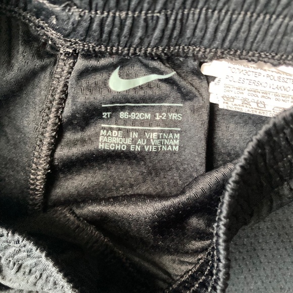 Nike short size 2T - Picture 3 of 3